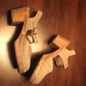 “Lotta’s” nubuck Swedish clogs